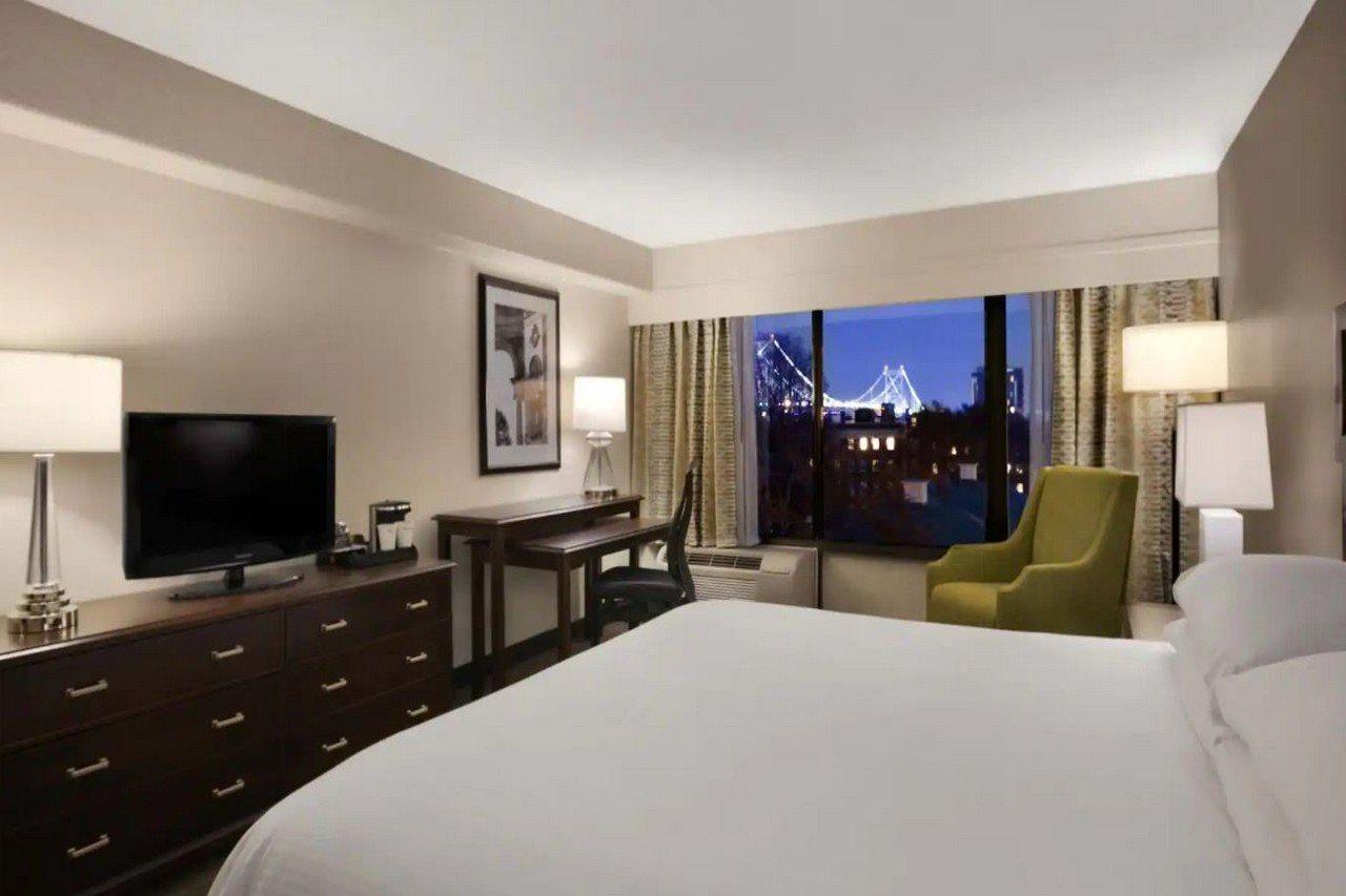 Отель Wyndham Philadelphia-Historic District Экстерьер фото