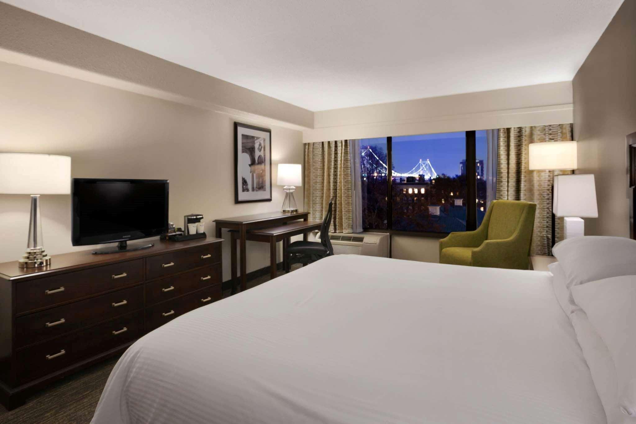 Отель Wyndham Philadelphia-Historic District Экстерьер фото