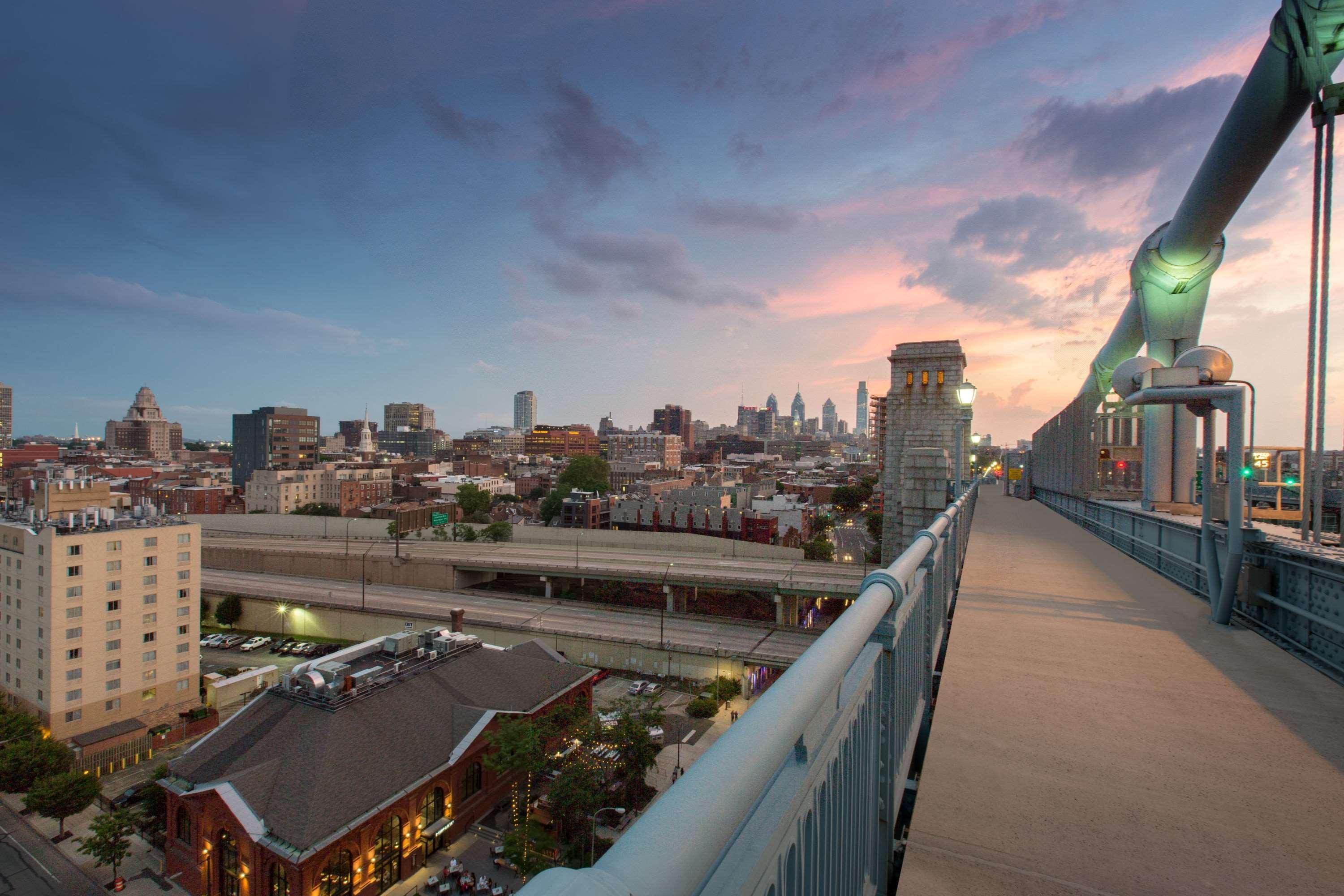 Отель Wyndham Philadelphia-Historic District Экстерьер фото