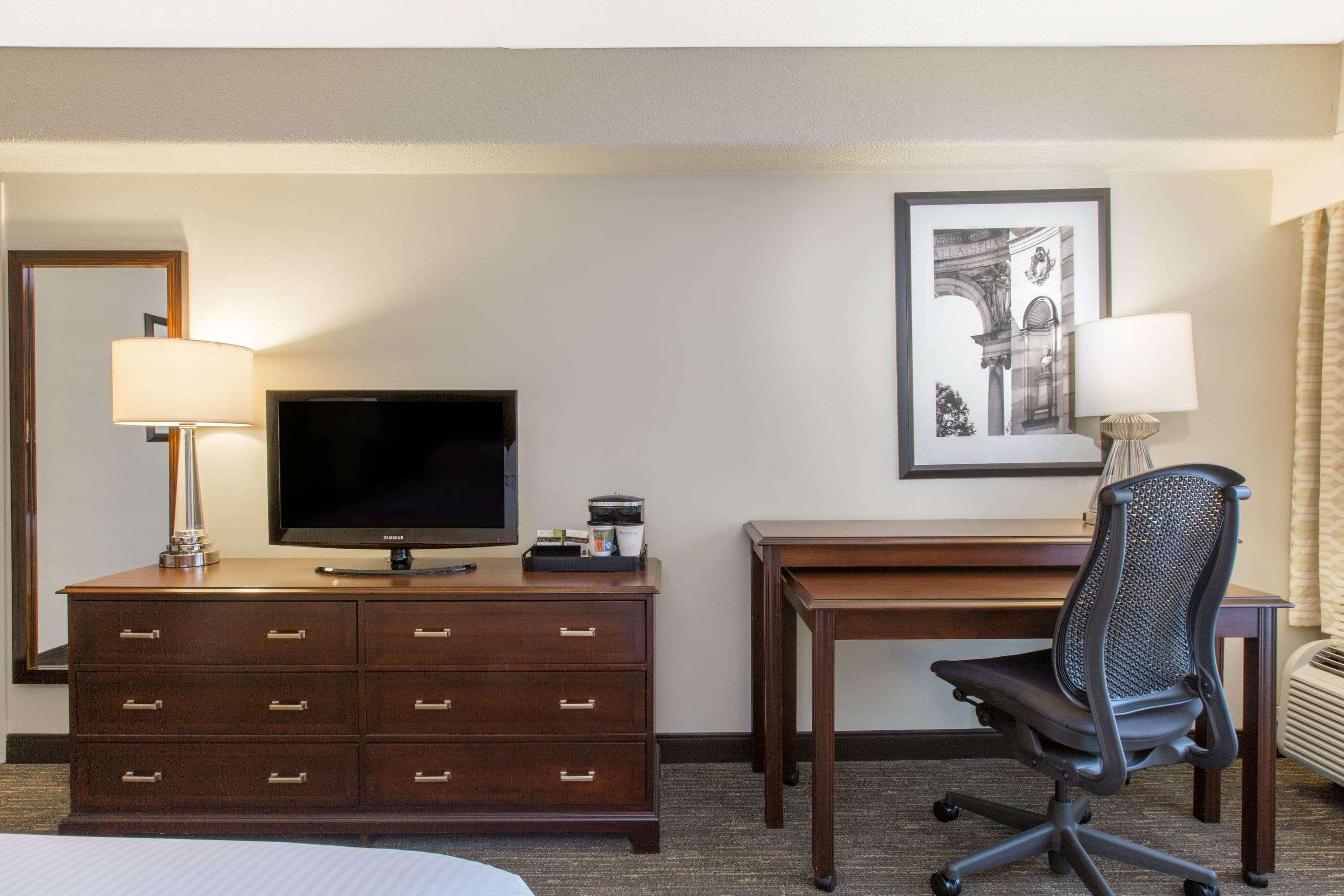 Отель Wyndham Philadelphia-Historic District Экстерьер фото