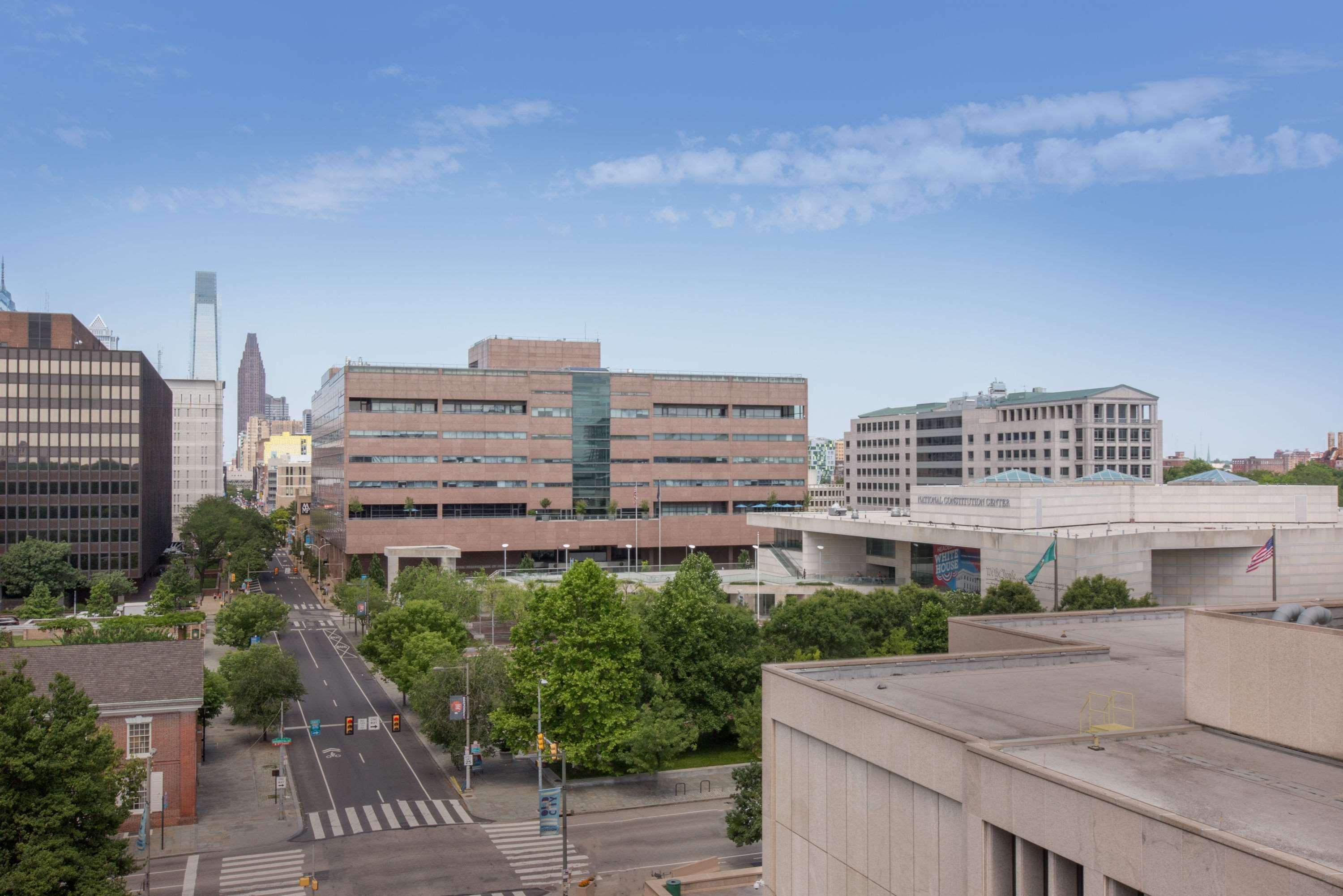 Отель Wyndham Philadelphia-Historic District Экстерьер фото