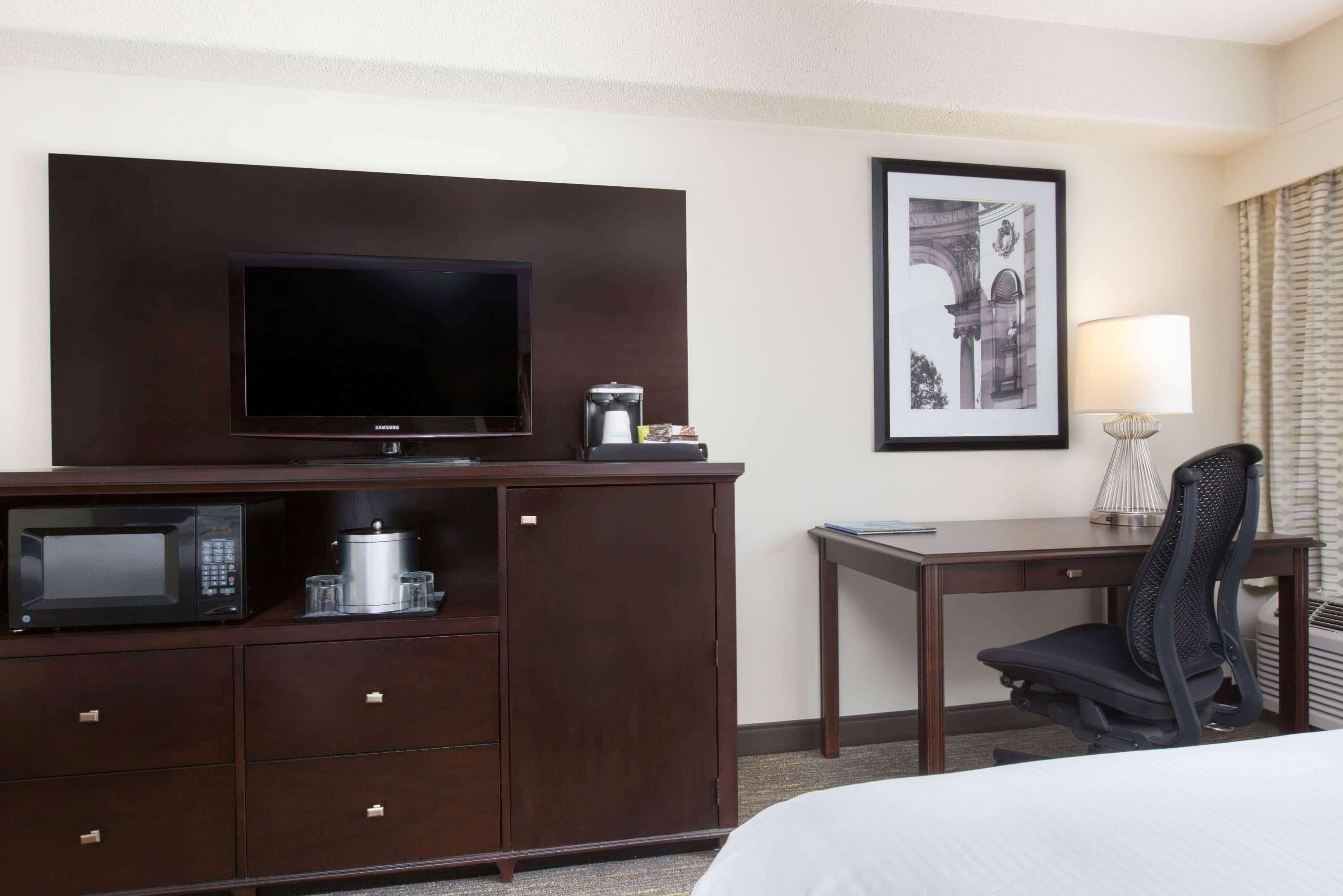 Отель Wyndham Philadelphia-Historic District Экстерьер фото